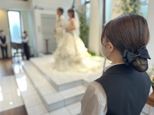 １年に２回開催される学生主体の模擬結婚式